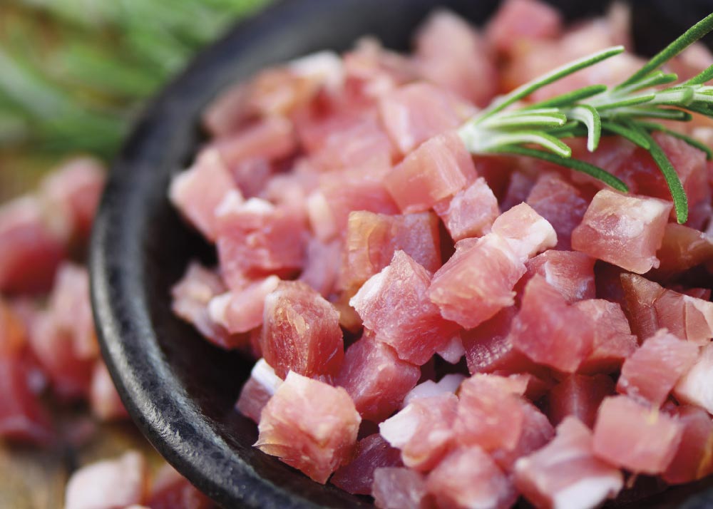 Carne cruda a cubetti lavorata da macchine alimentari Holac